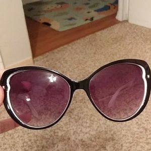 🌞 EUC ! Betsey johnson sun glasses 😎